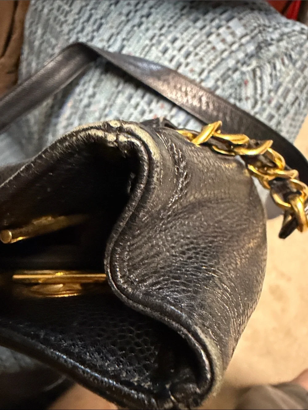 CHANEL Black Caviar Leather Shoulder Bag with Gold Hardware